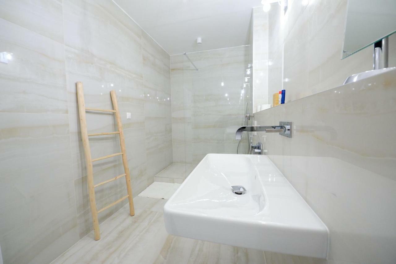 Center Aupark Apartment Piest'any Esterno foto