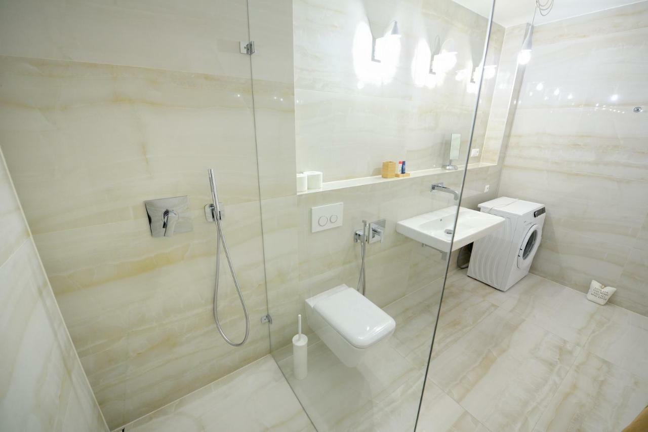 Center Aupark Apartment Piest'any Esterno foto
